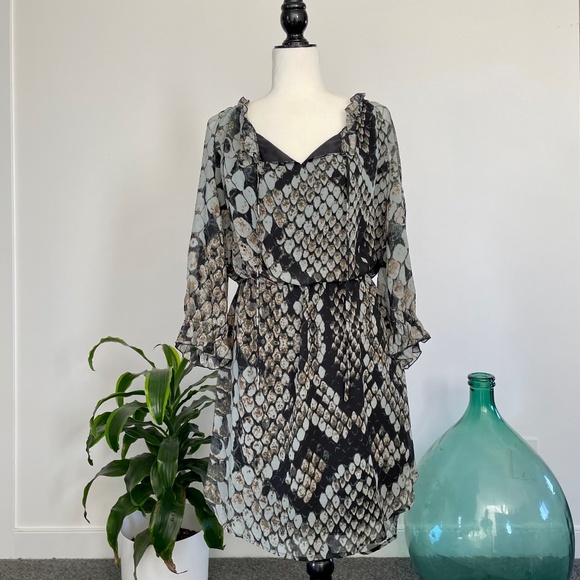 ** SOLD ** Jessica Simpson Snake Print Hi/Lo Dress. Size 12 - Picture 9 of 16